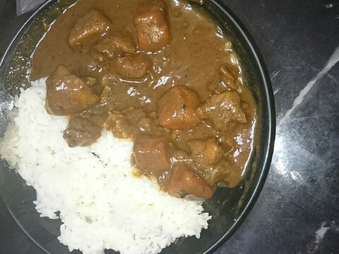 旦那が3回おかわりした牛すじカレー